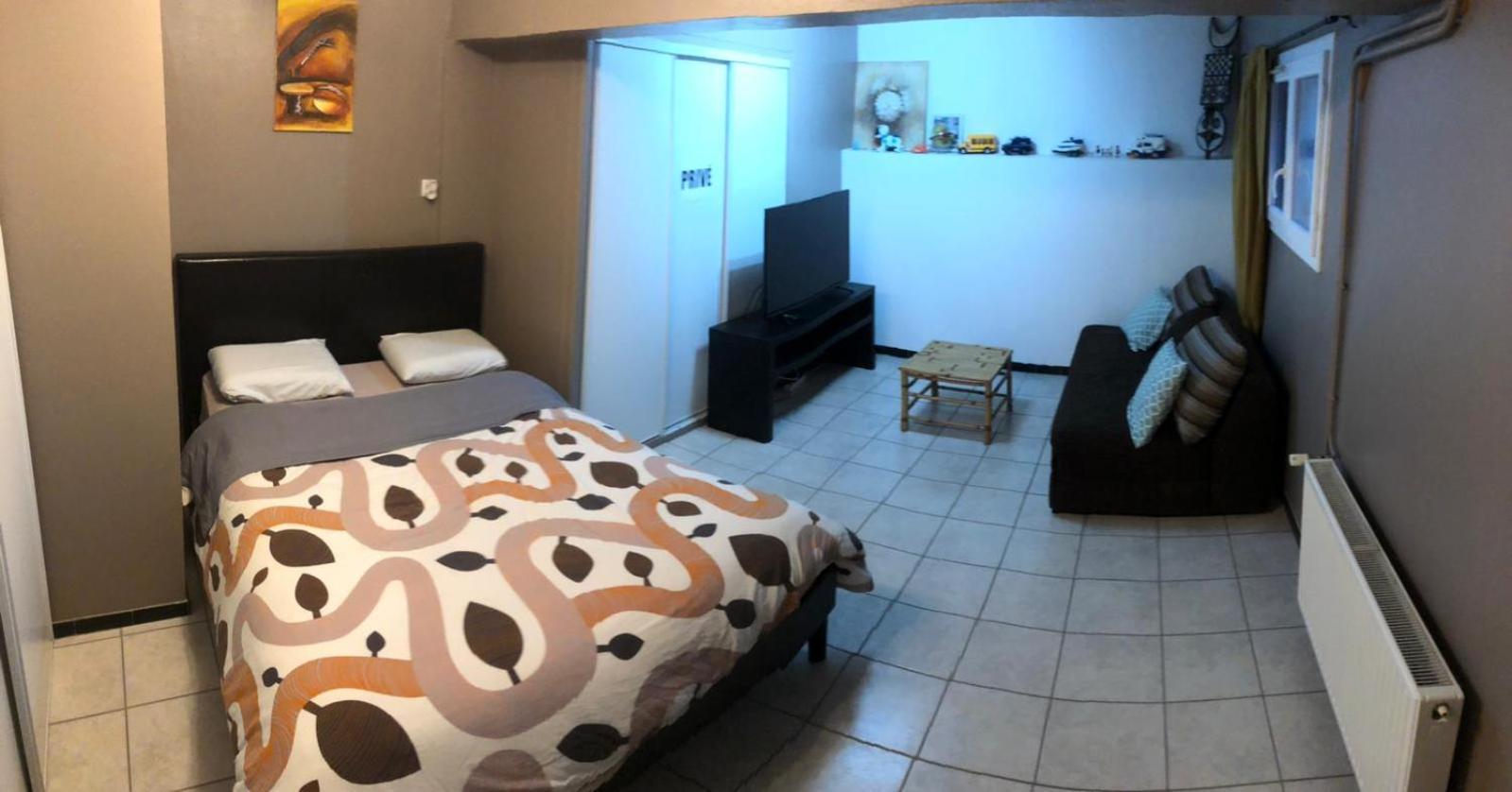 Comme A La Maison ! Chavanoz Екстериор снимка